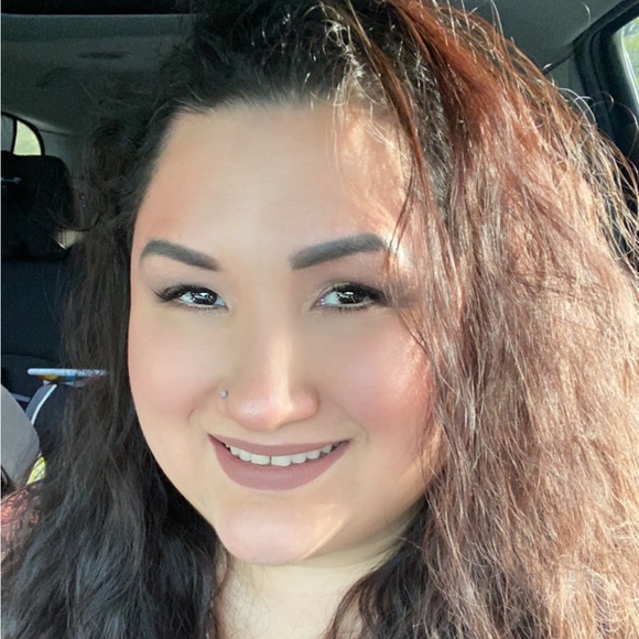 Meet your Posher, Niki - Picture 3 of 3